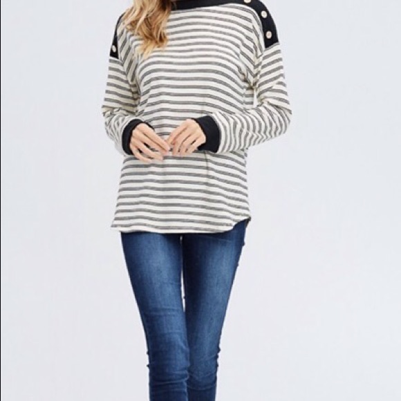 Button Detail Top - Picture 3 of 3